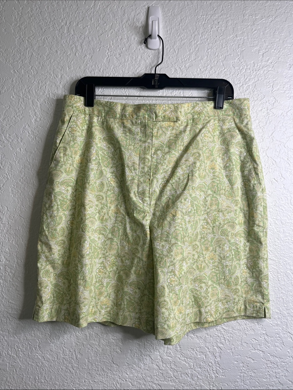 Liz Golf Women’s Paisley Cotton Shorts Sz 16